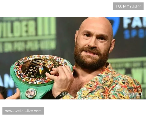 富里又在凌晨四点发赤膊练拳视频，这人到底睡不睡觉啊？