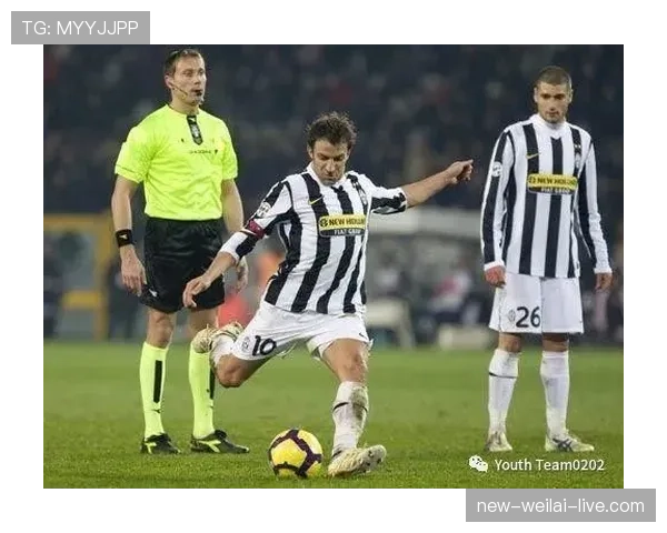 德尔皮耶罗回撤策动进攻：关键战中如何撕开防线送出致命直塞